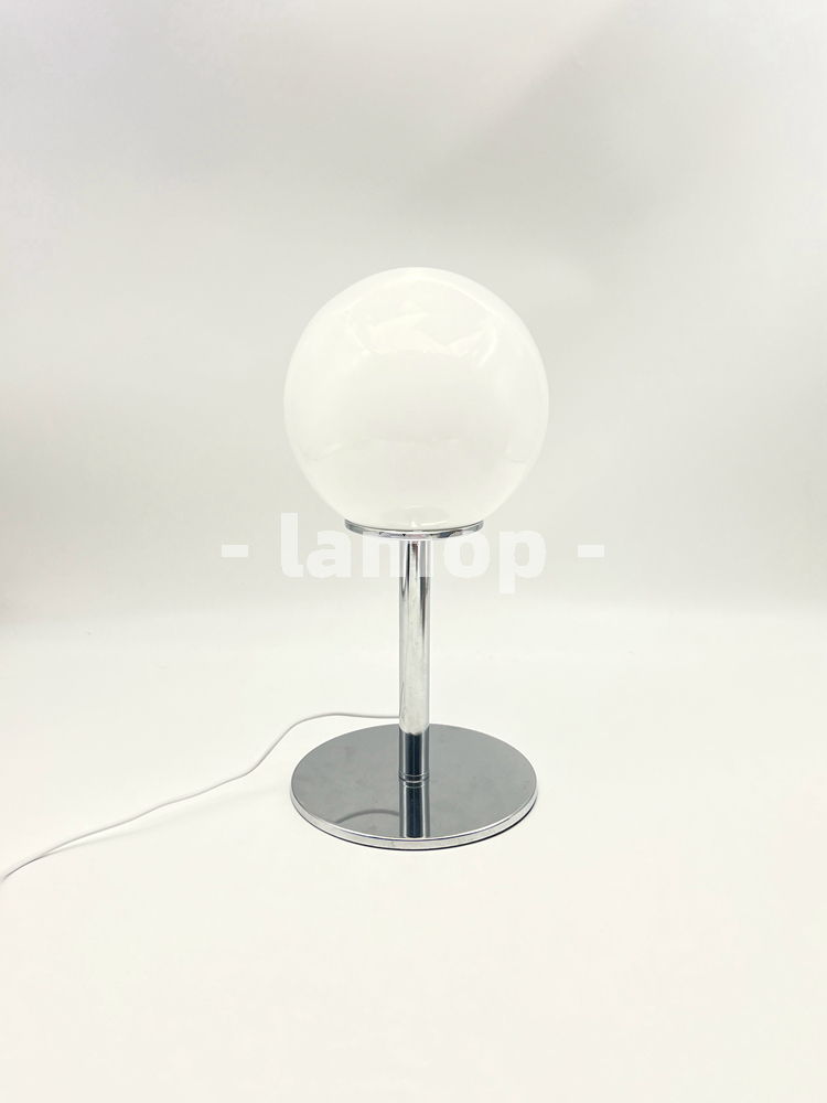 Melkwitte massieve globe chrom - Desk Lamp Led recensie en prijs